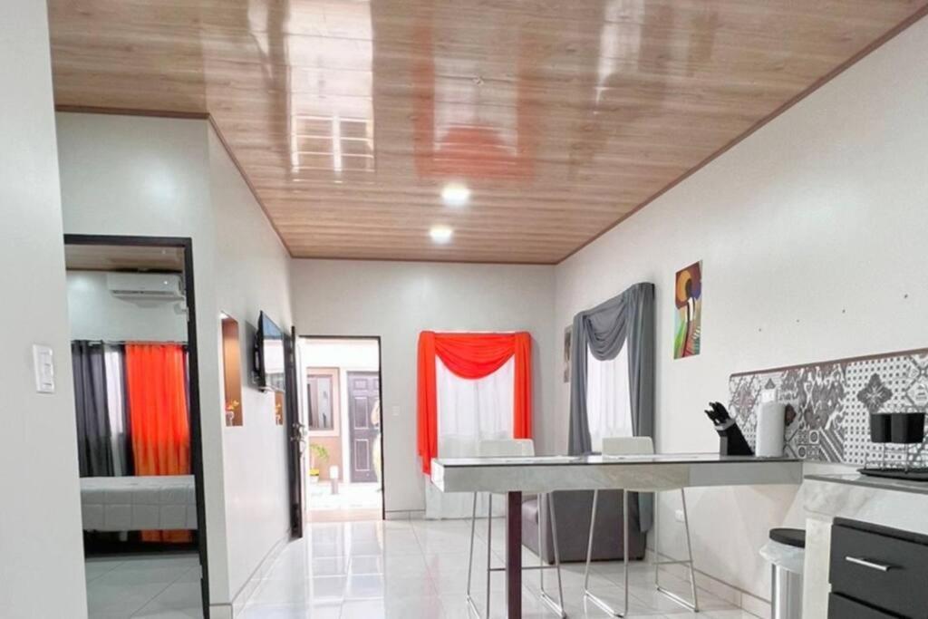 Orange Apartment 5 Min Aeropuerto Juan Santamaria Alajuela Exteriér fotografie